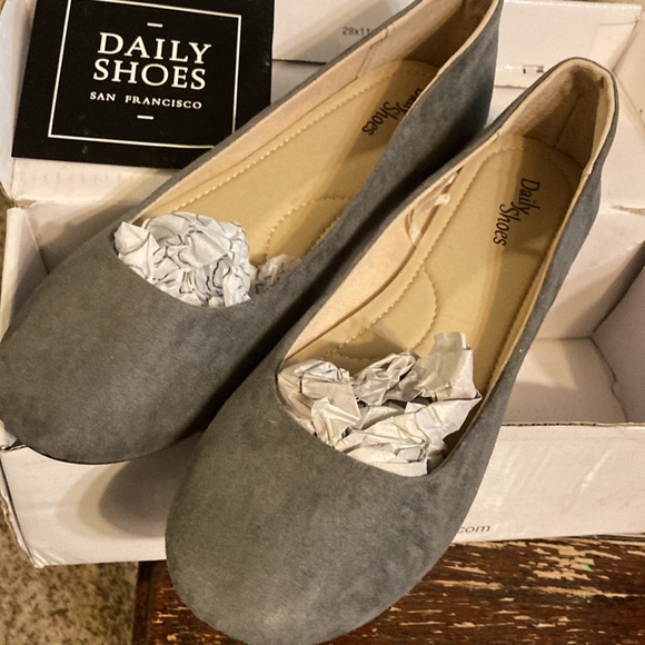 NIB Daily shoes San Francisco grey walker size 7.5 - Picture 3 of 5